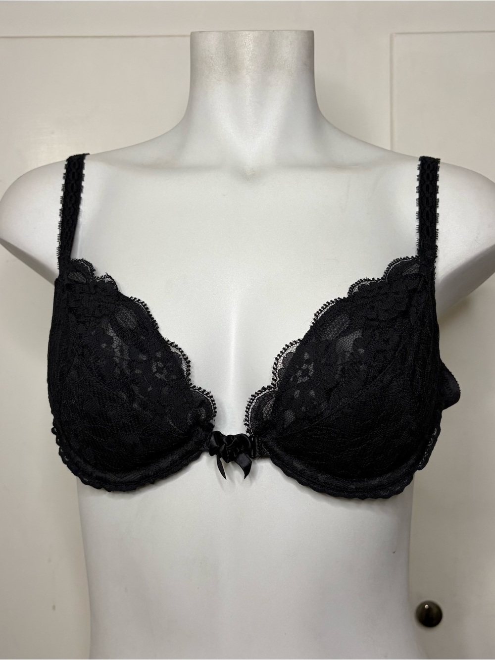 Vintage 90s Black Lace Wonderbra Lightly Padded Underwire Front Clasp Bra 38B